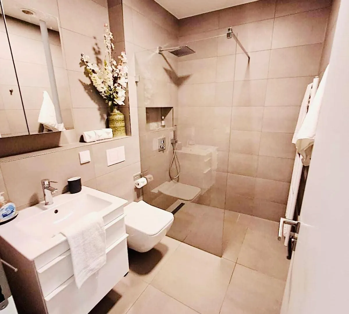 Beautiful Flat with garden view, terrace and parking-105 Apartment Luxembourg